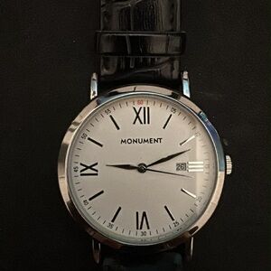 Monument Analog Watch with Quartz Movement 39mm